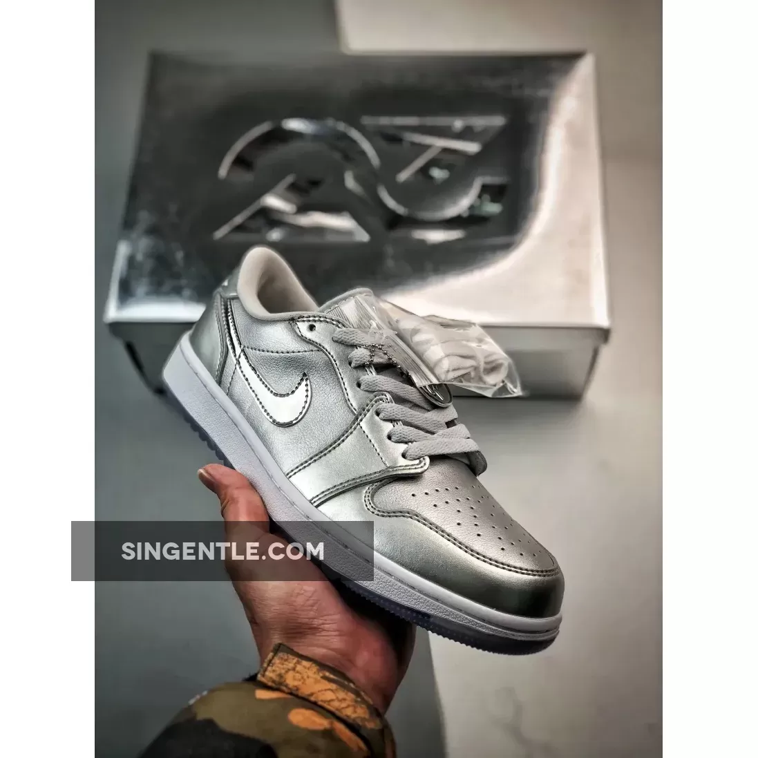 Air Jordan 1 Low Golf "Gift Giving" Metallic Silver