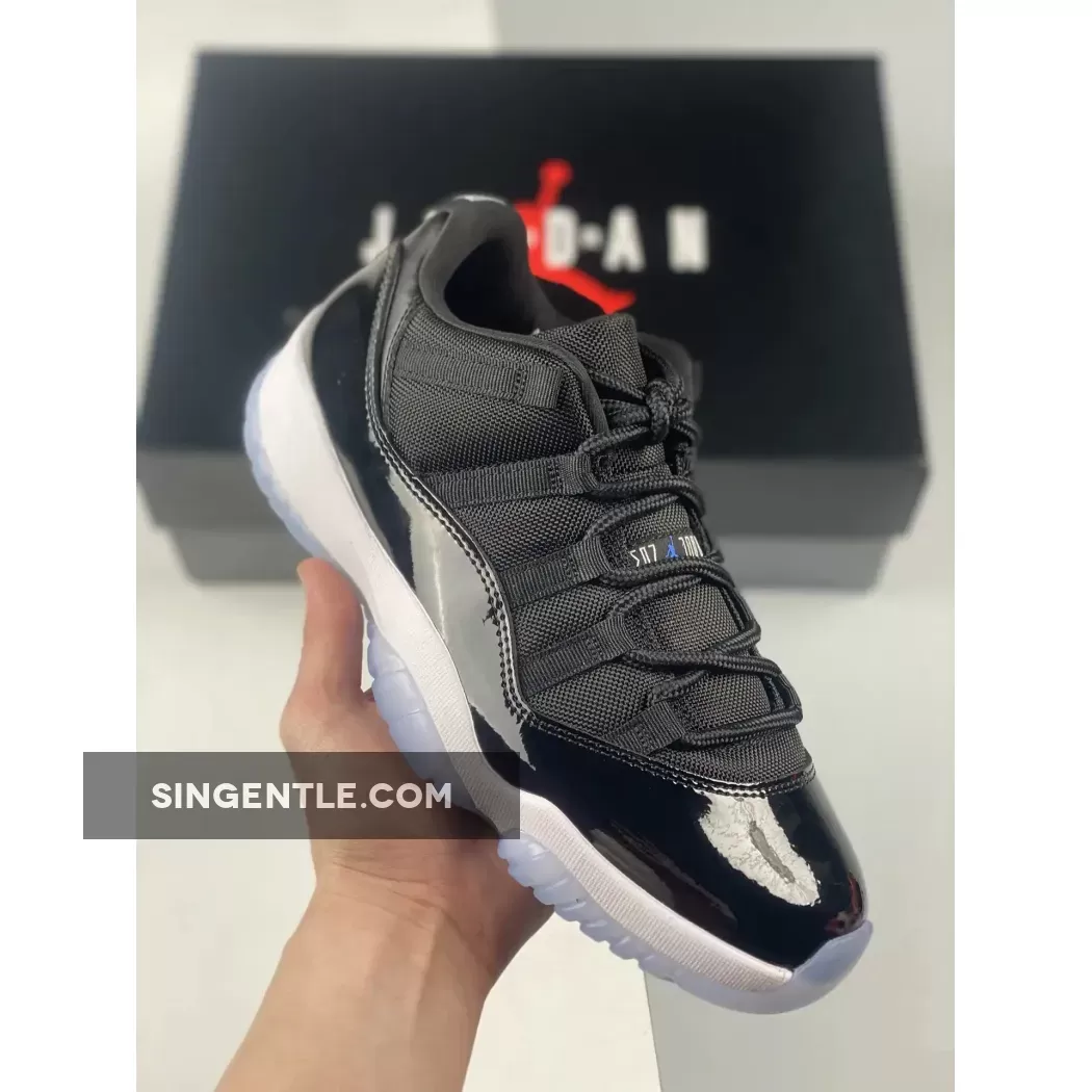 Air Jordan 11 Low "Space Jam"