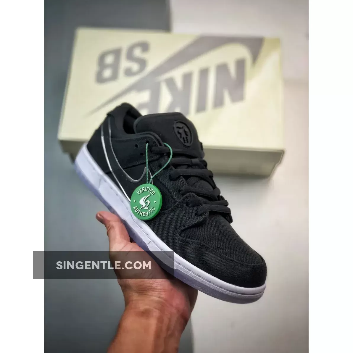 Eminem x Carhartt x Nike SB Dunk Black White